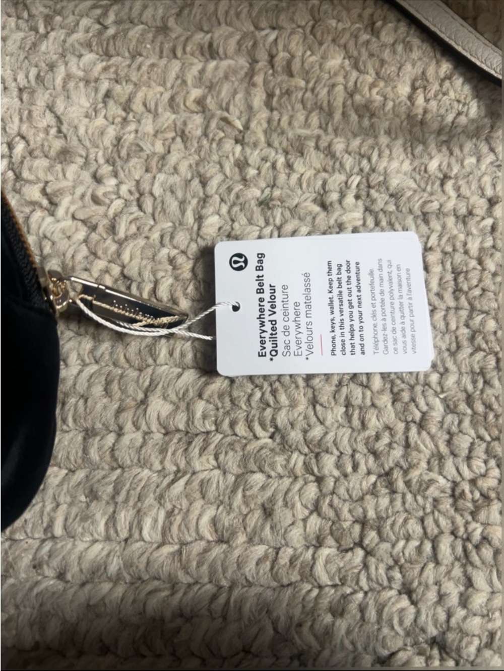 lululemon athletica NWT Black Quilted Crossbody with Gold Emblem - Picture 4 of 4